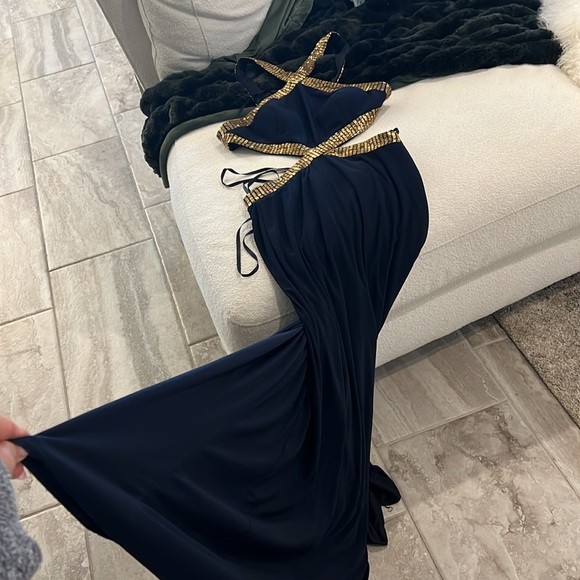 Joanna Chen cutout navy gown - Picture 4 of 8